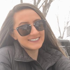 Meet your Posher, Hannah